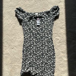 NWT Off the shouldered black and white dress